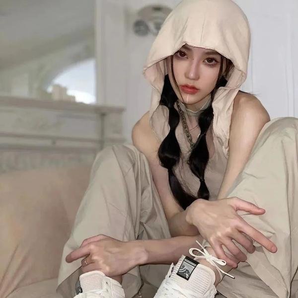 两女之间难为夫